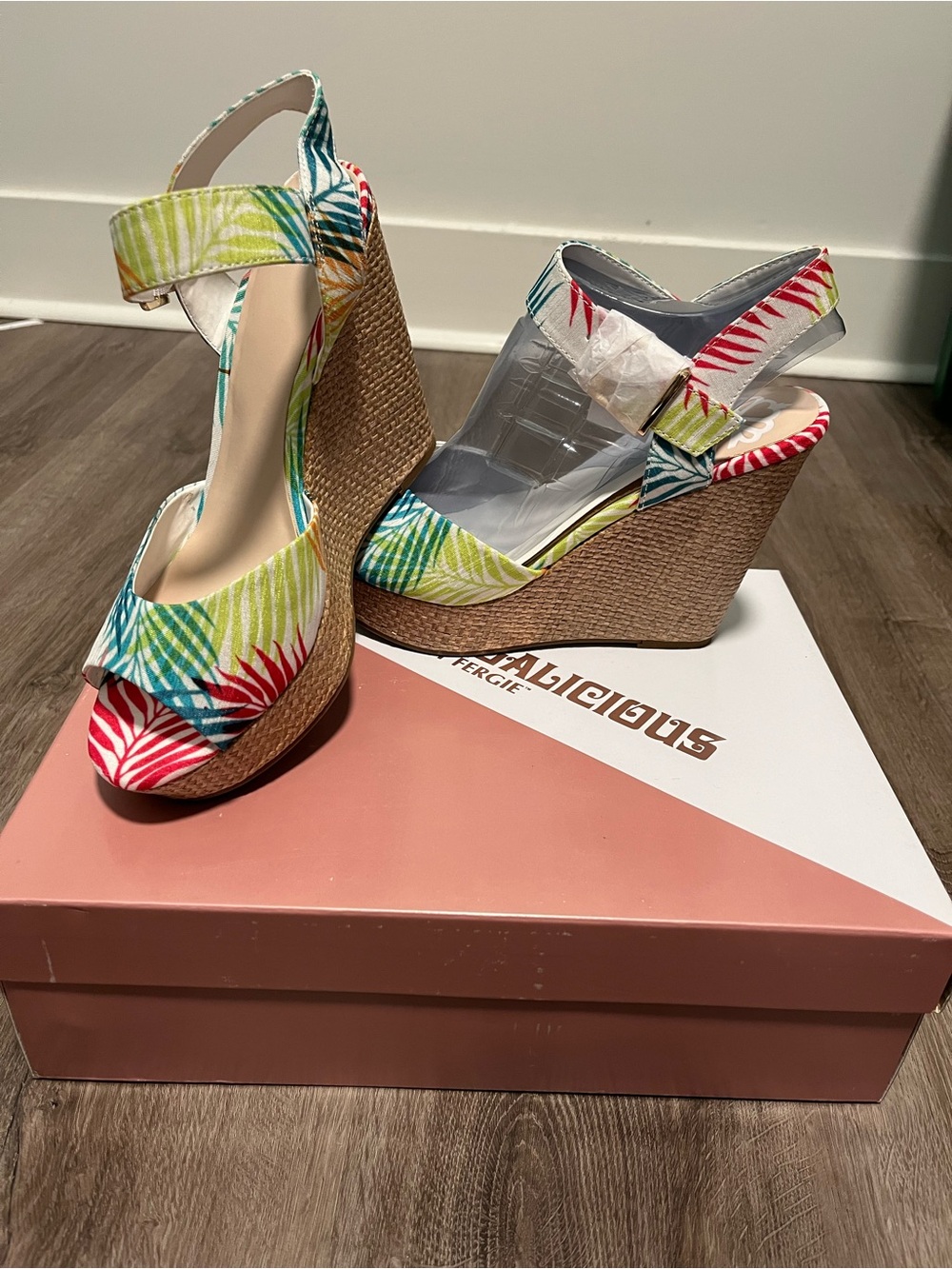 Fergalicious by Fergie Tropical Leaf Print Wedge Sandals NWB